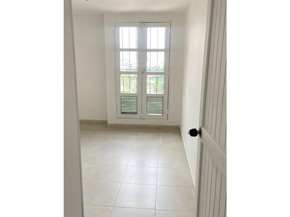 Vendo apartamento 13avo piso, Cuarto de lengua. Sur cali W9838823JE — foto 5