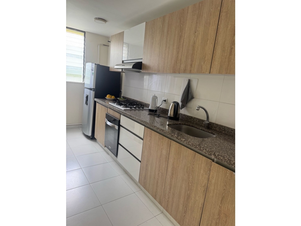 SE VENDE APARTAMENTO 3 HABITACIONES, PINARES,REMODELADO PDP