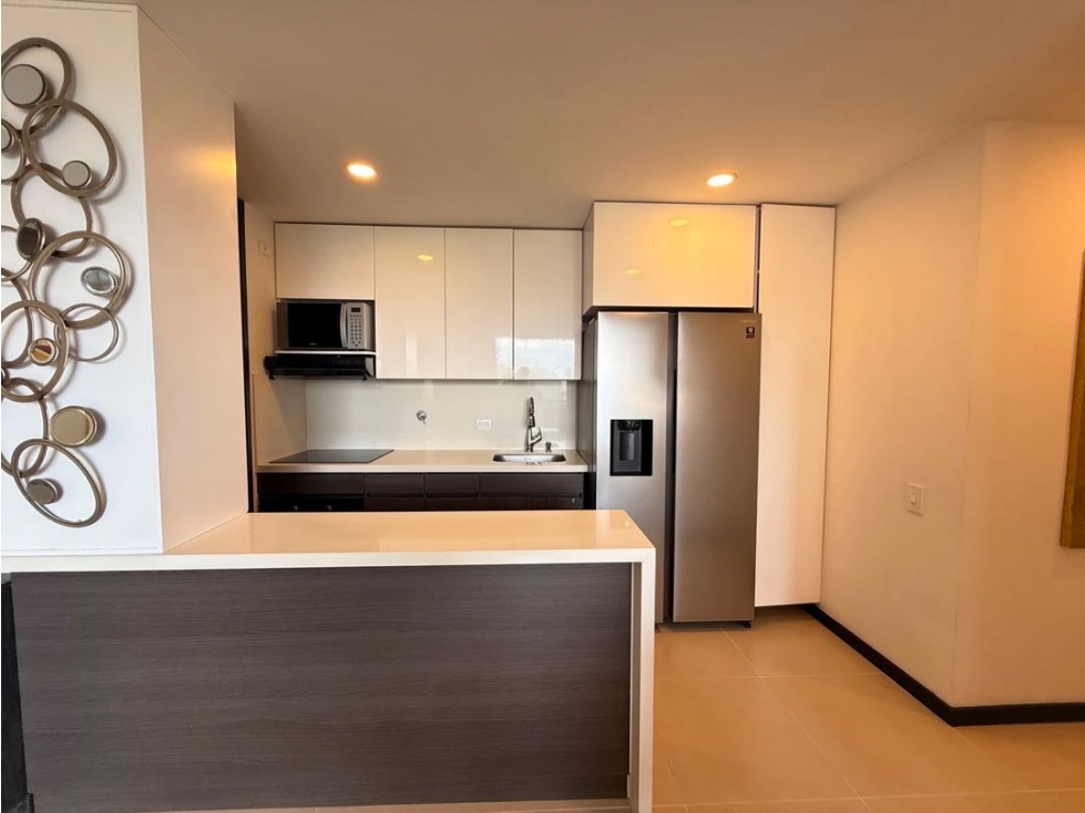 Se vende y/o arriendo apartamento amoblado en Altos del Poblado — foto 5