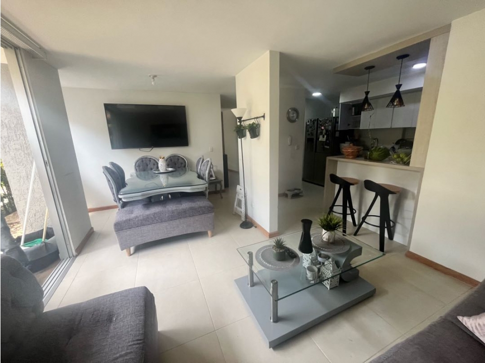 Se vende APARTAMENTO amplio, Calarca Quindío.
