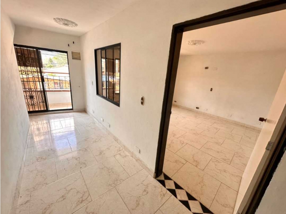 APARTAMENTO AMPLIO PARA REMODELACIÓN EN COPACABANA BARRIO EL TABLAZO