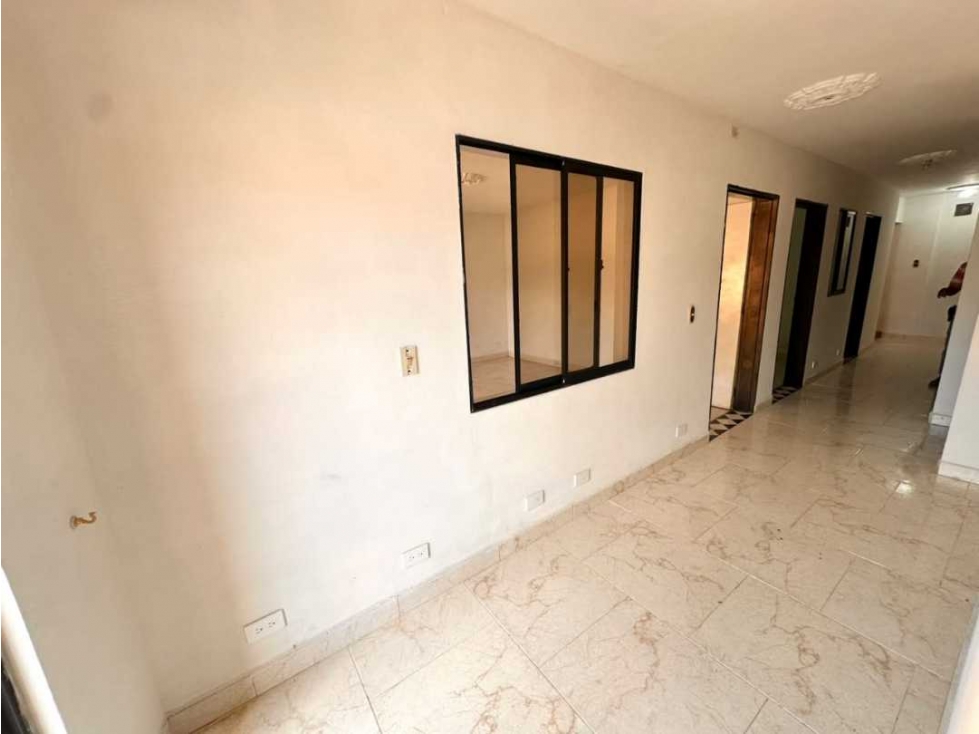 APARTAMENTO AMPLIO PARA REMODELACIÓN EN COPACABANA BARRIO EL TABLAZO — foto 2