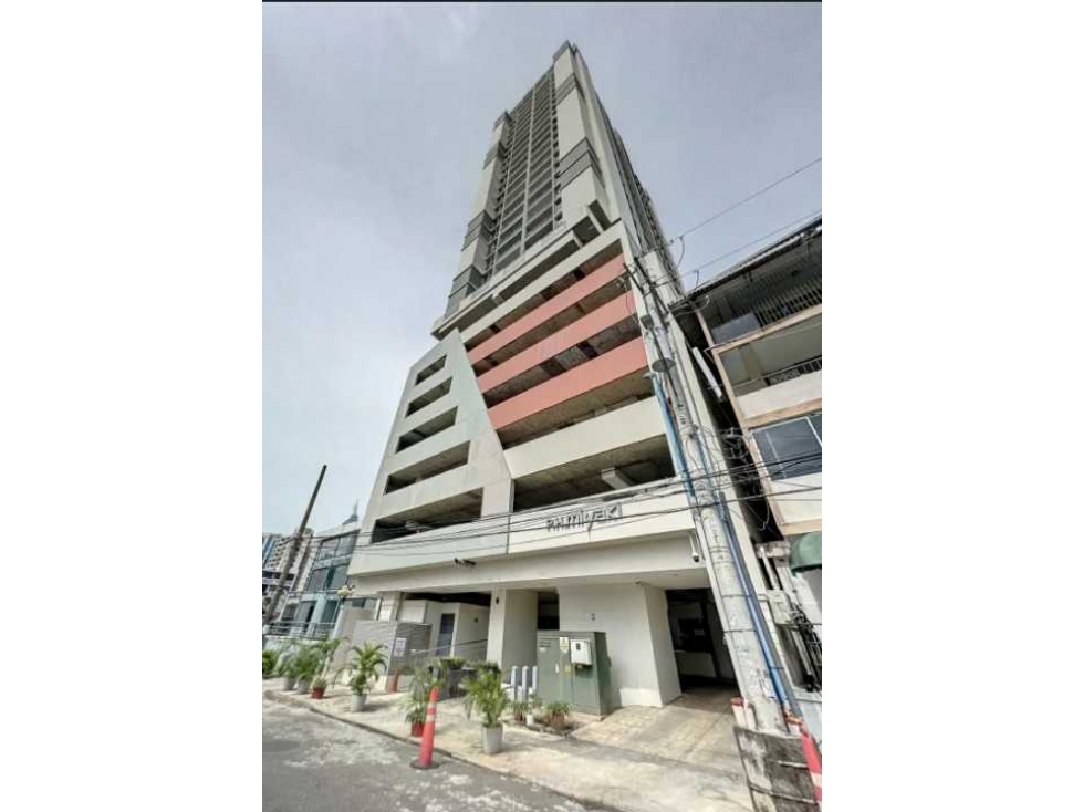 SE VENDE APARTAMENTO AMUEBLADO EN OBARRIO 128 MTS 3 REC +CBE