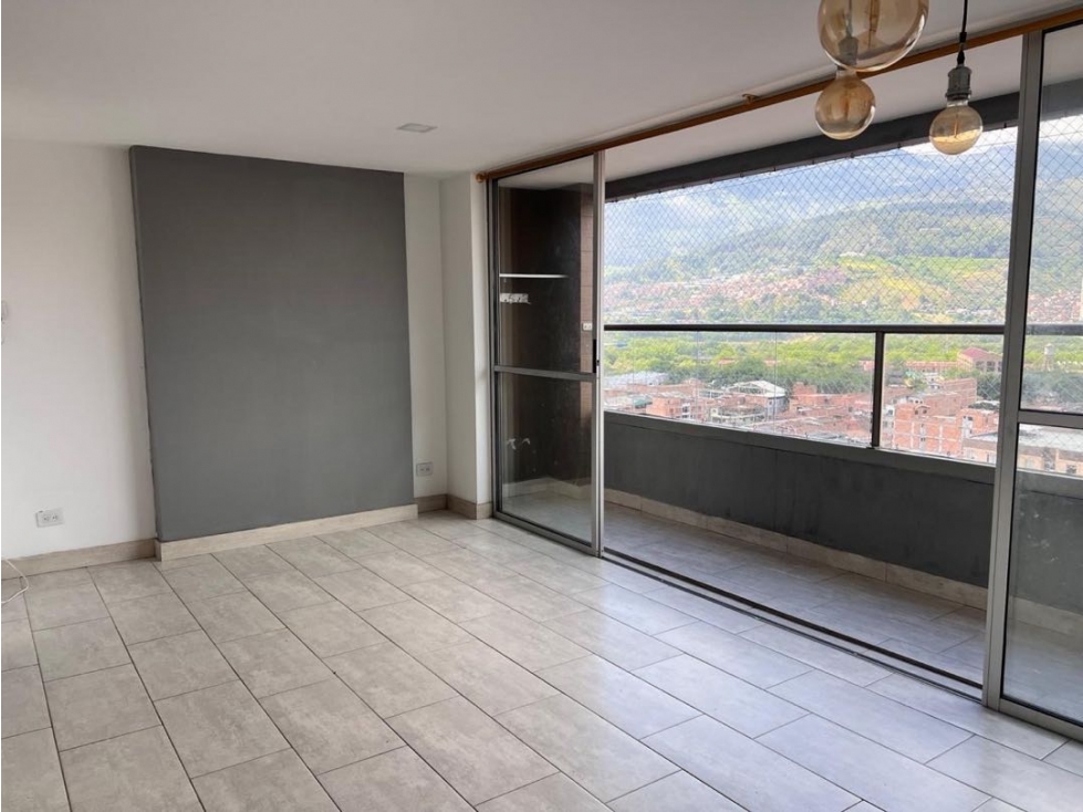 SE VENDE APARTAMENTO BELLO - PRADO - BARI — foto 2