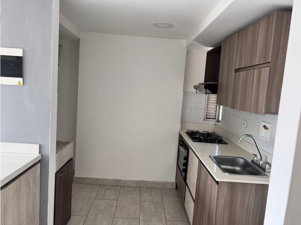 SE VENDE APARTAMENTO BELLO - PRADO - BARI — foto 3