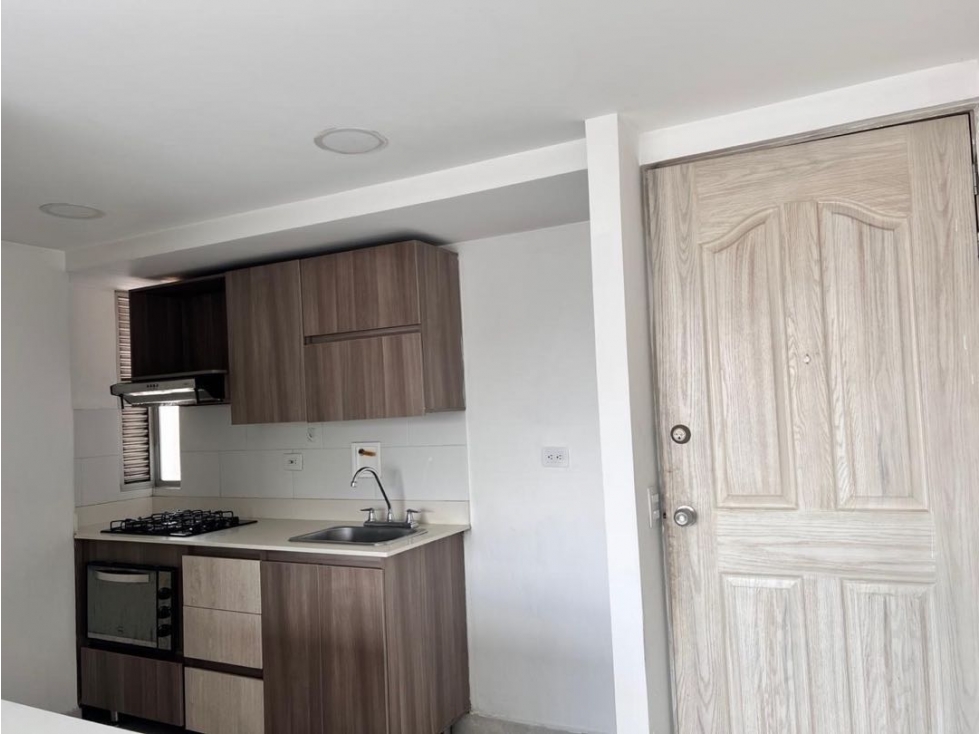 SE VENDE APARTAMENTO BELLO - PRADO - BARI — foto 4
