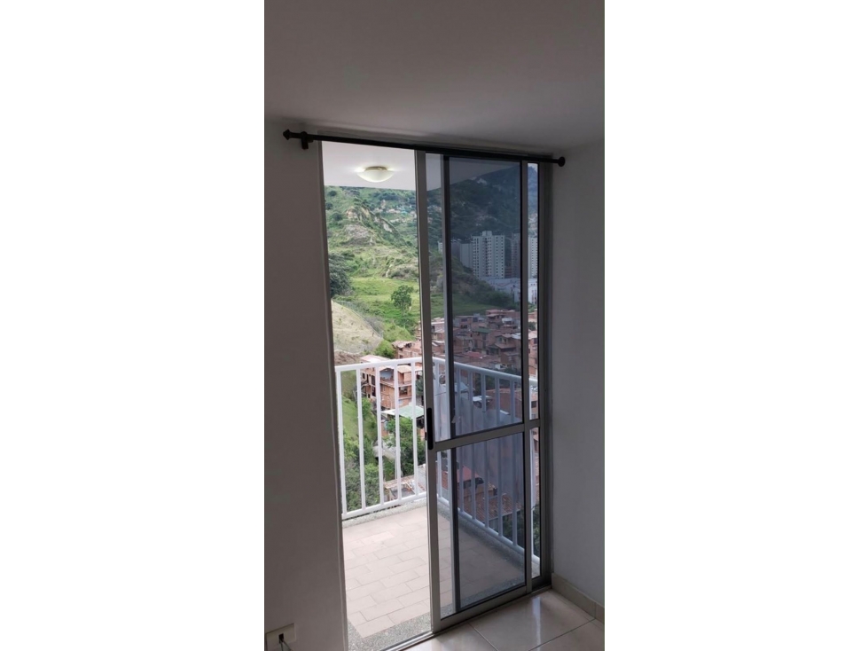 SE VENDE APARTAMENTO - BELLO - VALADARES - TULIPANES — foto 4