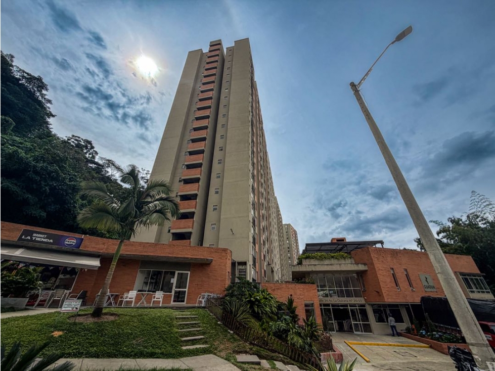 SE VENDE APARTAMENTO CENTRAL EN PEREIRA