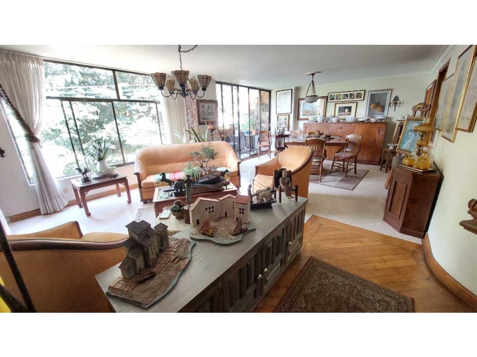 Se vende apartamento cerca al Country Club