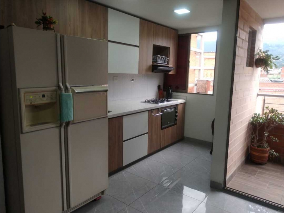 SE VENDE APARTAMENTO CERCA AL PARQUE LA FLORESTA. — foto 4