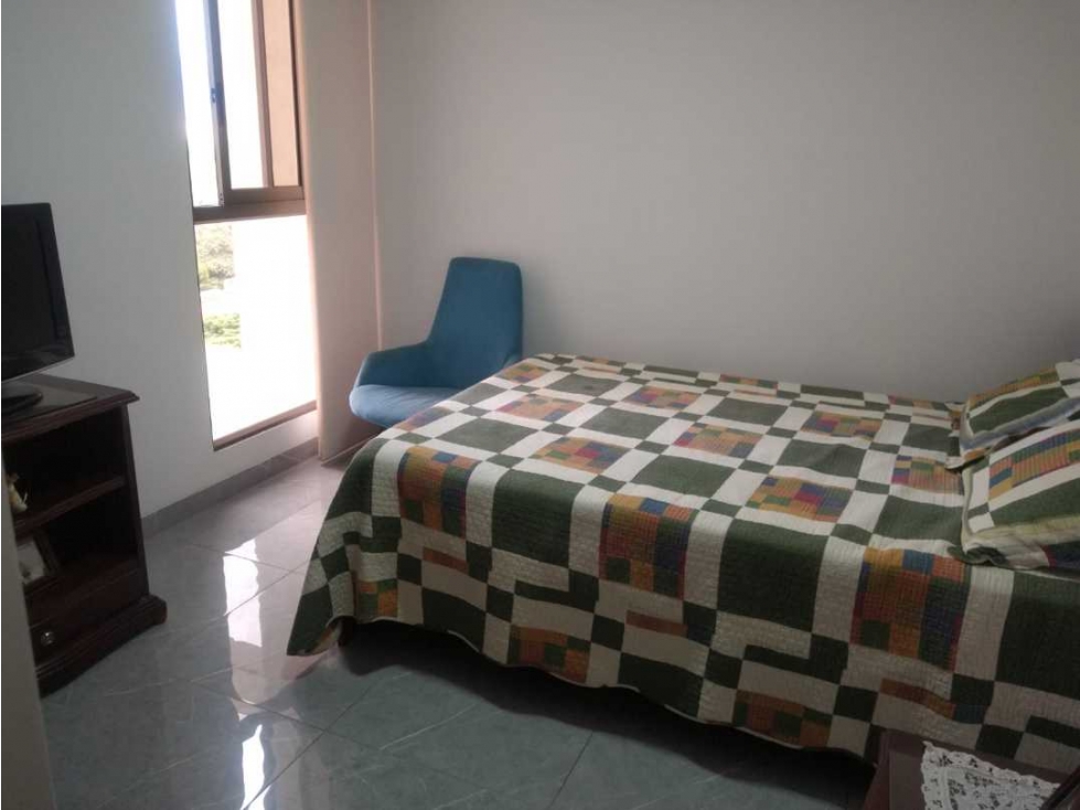 SE VENDE APARTAMENTO CERCA AL PARQUE LA FLORESTA. — foto 6