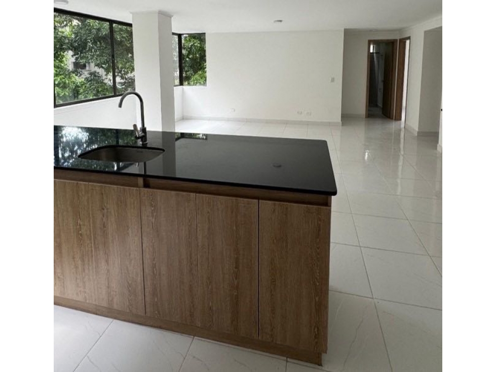 SE VENDE APARTAMENTO, CERCA LA CLÍNICA MEDELLÍN POBLADO