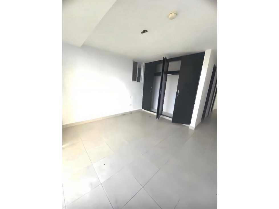 SE VENDE APARTAMENTO CÉNTRICO EN PUEBLO NUEVO PH VISTA MARINA TOWERS — foto 2