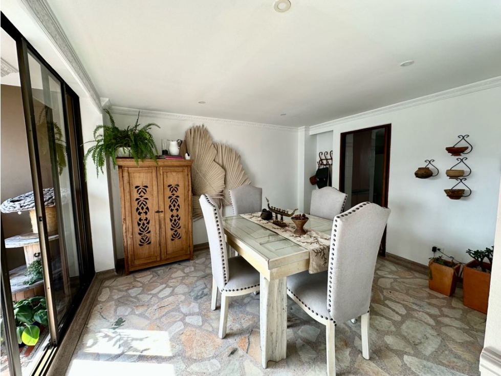 Se Vende Apartamento con Amplios Espacios cerca a la Castellana — foto 4
