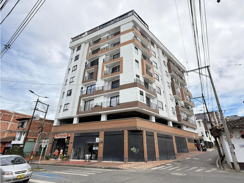 Se vende apartamento con ascensor y parqueadero doble en San Miguel