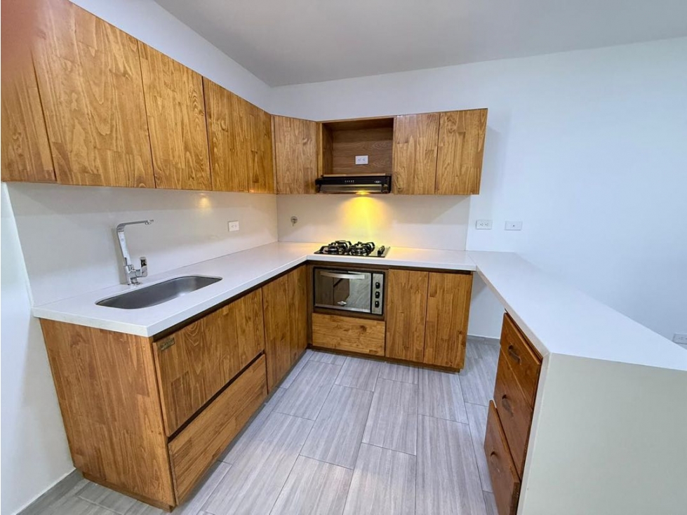 Se vende apartamento con ascensor y parqueadero doble en San Miguel — foto 4