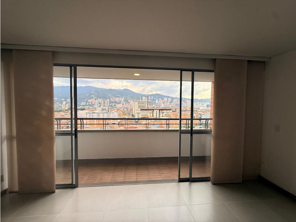 SE VENDE APARTAMENTO CON EXCELENTE VISTA EN ITAGUI MUY CERCA AL PARQUE — foto 2