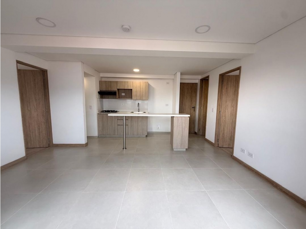 SE VENDE APARTAMENTO CON EXCELENTE VISTA EN ITAGUI MUY CERCA AL PARQUE — foto 3