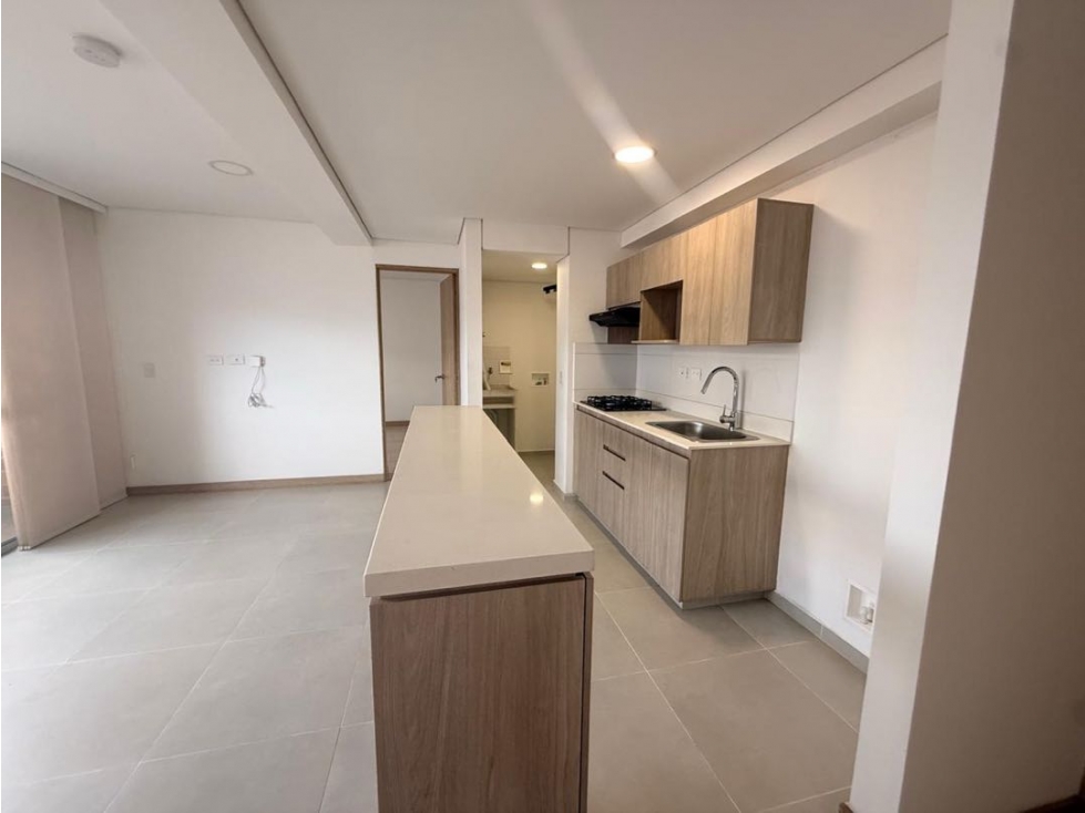 SE VENDE APARTAMENTO CON EXCELENTE VISTA EN ITAGUI MUY CERCA AL PARQUE — foto 4