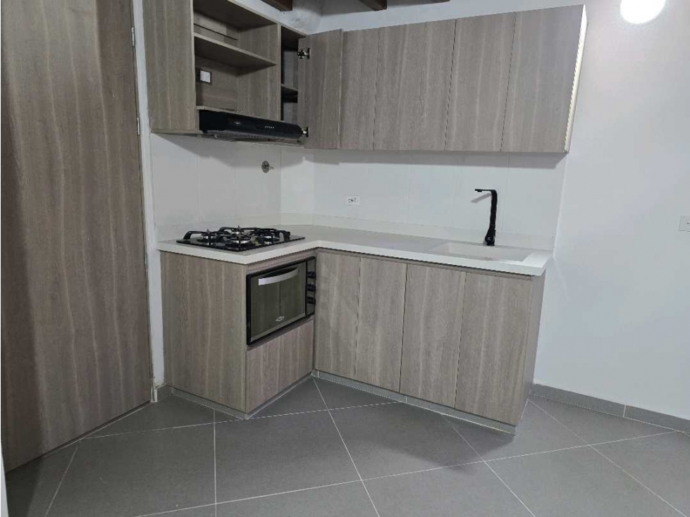 SE VENDE APARTAMENTO CON JACUZZI EN GUATAPÉ - 2