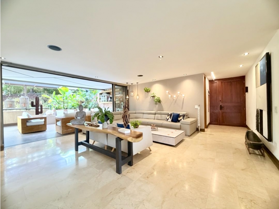 SE VENDE APARTAMENTO CON TERRAZA POBLADO EL TESORO