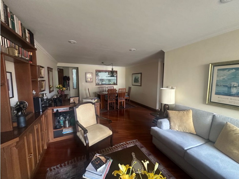 SE VENDE APARTAMENTO CON TERRAZA EN SAN PATRICIO.P