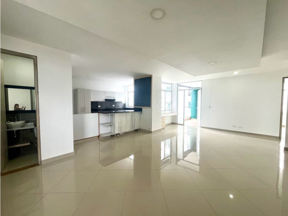 SE VENDE APARTAMENTO DE 3 ALCOBAS,EN LA CASTELLANA NORTE
