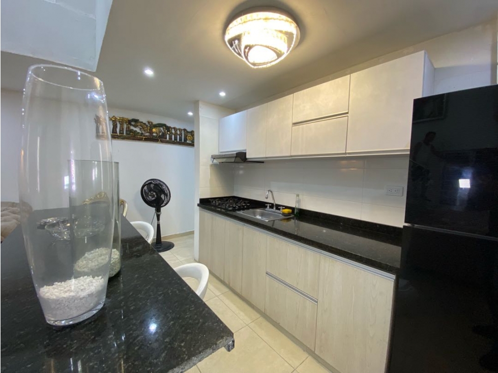 SE VENDE APARTAMENTO DE LUJO DE DOS NIVELES, BIFAMILIAR, BARRIO BOSTON — foto 3