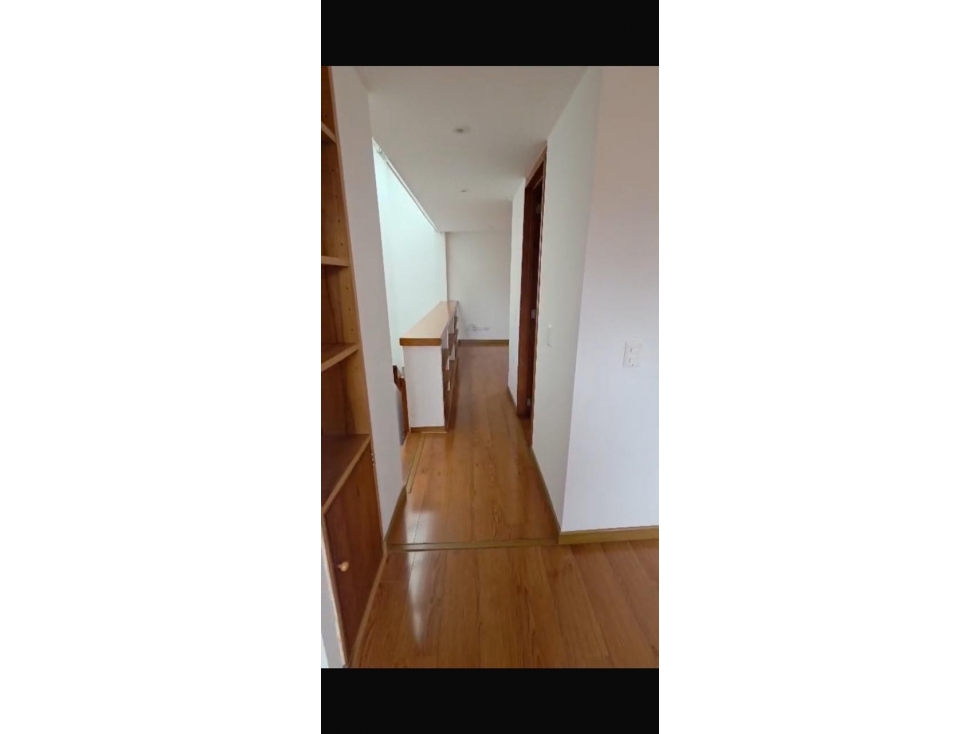 SE VENDE APARTAMENTO DÚPLEX EN SANTA PAULA. A — foto 4