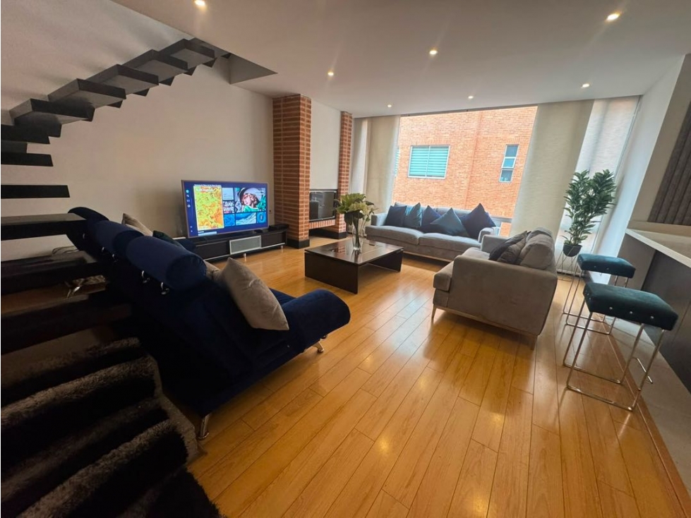 SE VENDE APARTAESTUDIO DUPLEX EN CHICO NORTE. A