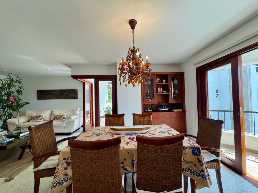 Se vende apartamento duplex en Cristales