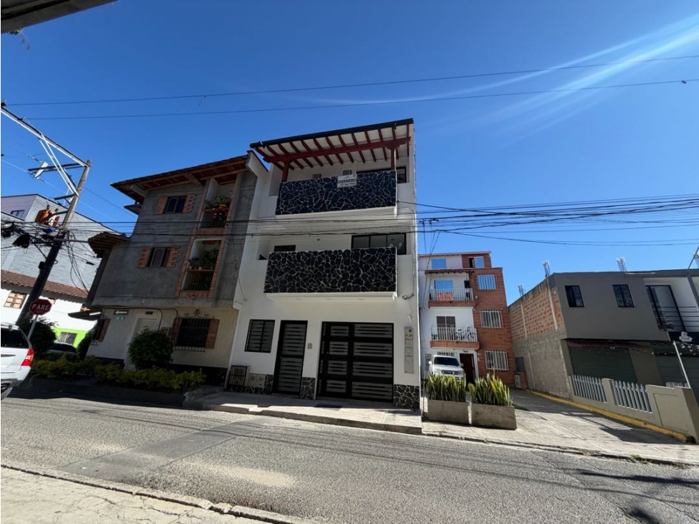 SE VENDE APARTAMENTO DUPLEX EN LA CEJA 120 m2 4 habitaciones sector sa