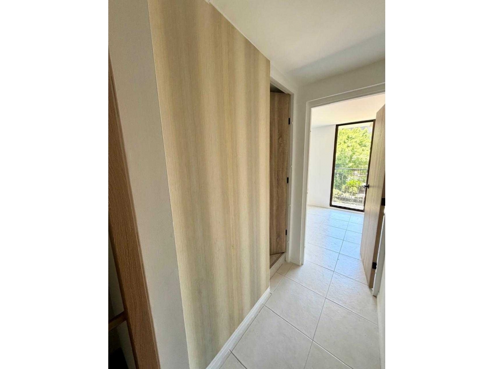 SE VENDE APARTAMENTO DUPLEX PISO 3, EN ENVIGADO EL PORTAL.