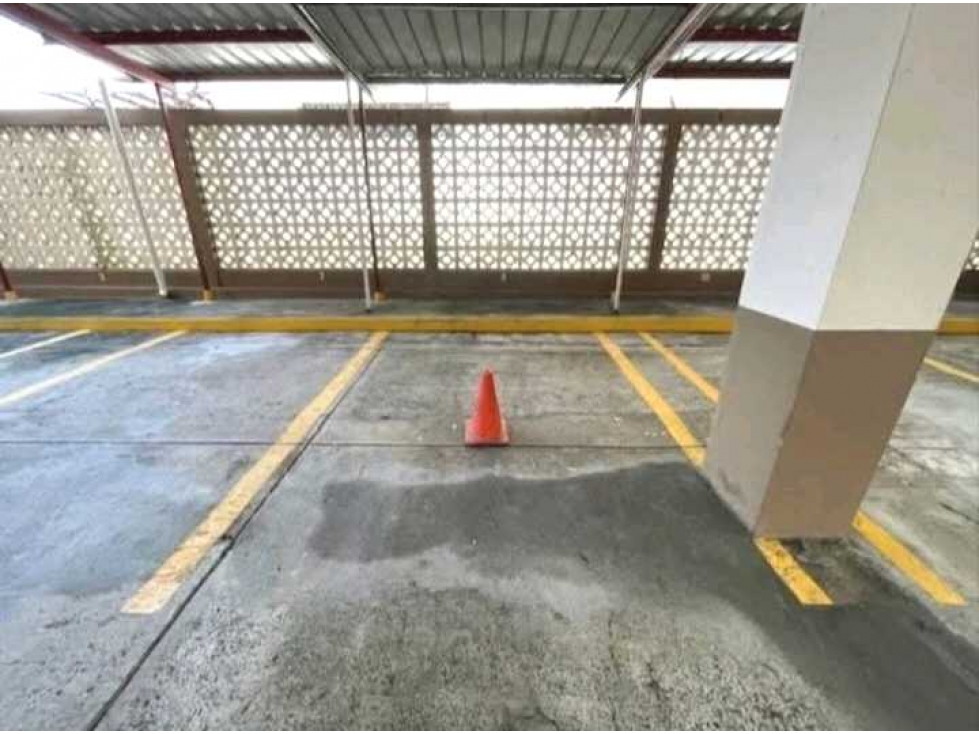 SE VENDE APARTAMENTO EDIFICIO HILTON PARK POR DEBAJO DE AVALÚO — foto 4