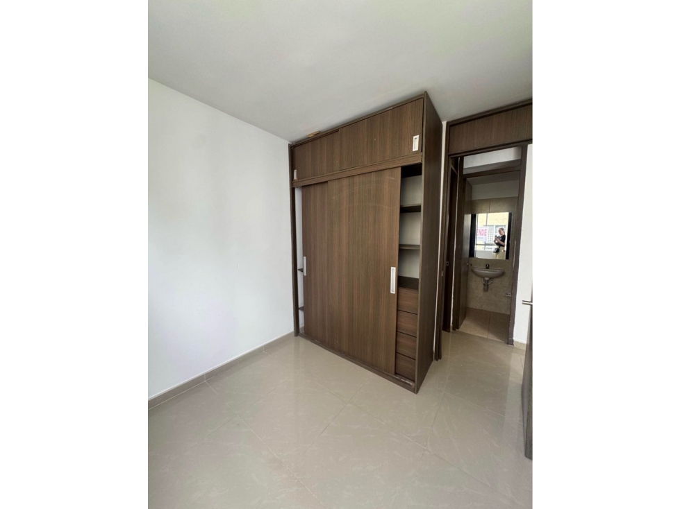Se vende apartamento en amarilo Rosablanca 2 habitaciones — foto 3