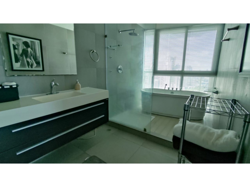 SE VENDE APARTAMENTO EN AV. BALBOA PH YACHT CLUB — foto 4