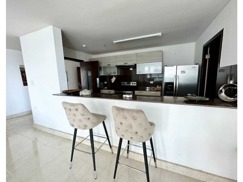 Se vende apartamento en avenida balboa de 128 mts/Ph Villas del mar — foto 2