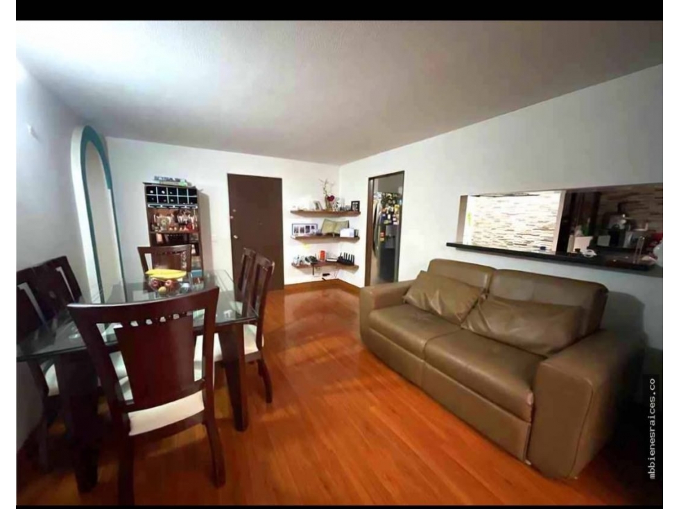 SE VENDE APARTAMENTO EN BATAN CON TERRAZA .T/P.