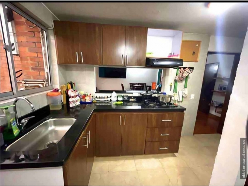 SE VENDE APARTAMENTO EN BATAN CON TERRAZA .T/P. — foto 3