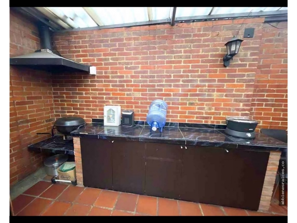 SE VENDE APARTAMENTO EN BATAN CON TERRAZA .T/P. — foto 4
