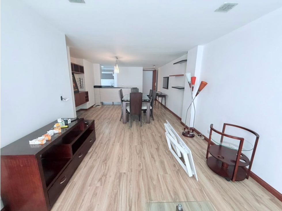 SE VENDE APARTAMENTO EN BELLA SUIZA ( Remodelado ) 70 mts con balcón — foto 3