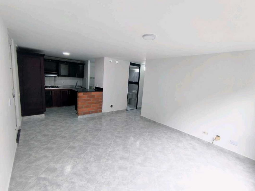 SE VENDE APARTAMENTO EN BELLO BARRIO EL TRAPICHE. — foto 2