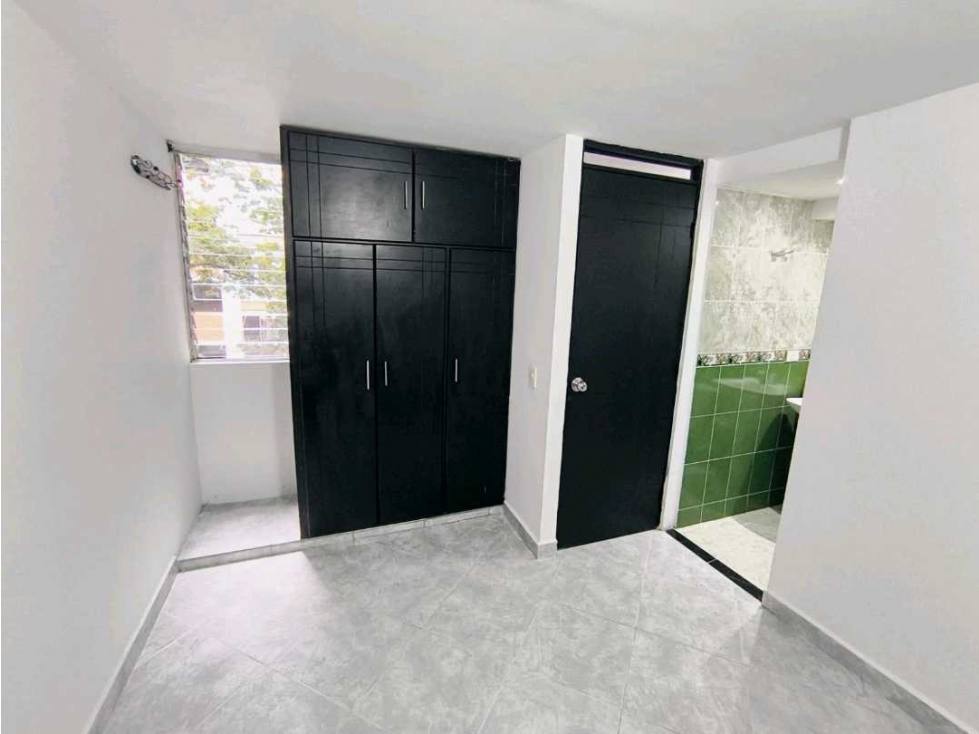 SE VENDE APARTAMENTO EN BELLO BARRIO EL TRAPICHE. — foto 4