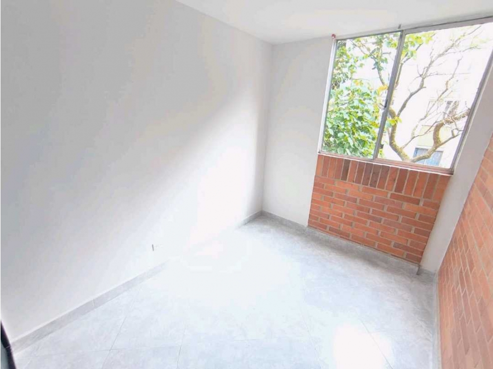 SE VENDE APARTAMENTO EN BELLO BARRIO EL TRAPICHE. — foto 5