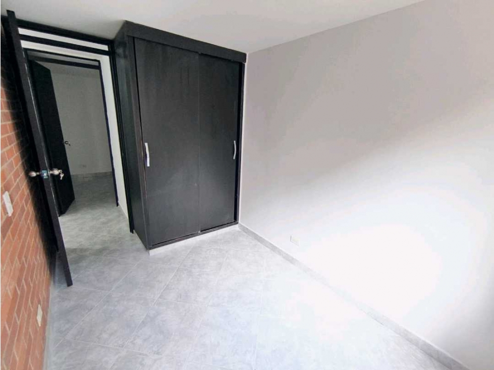 SE VENDE APARTAMENTO EN BELLO BARRIO EL TRAPICHE. — foto 6