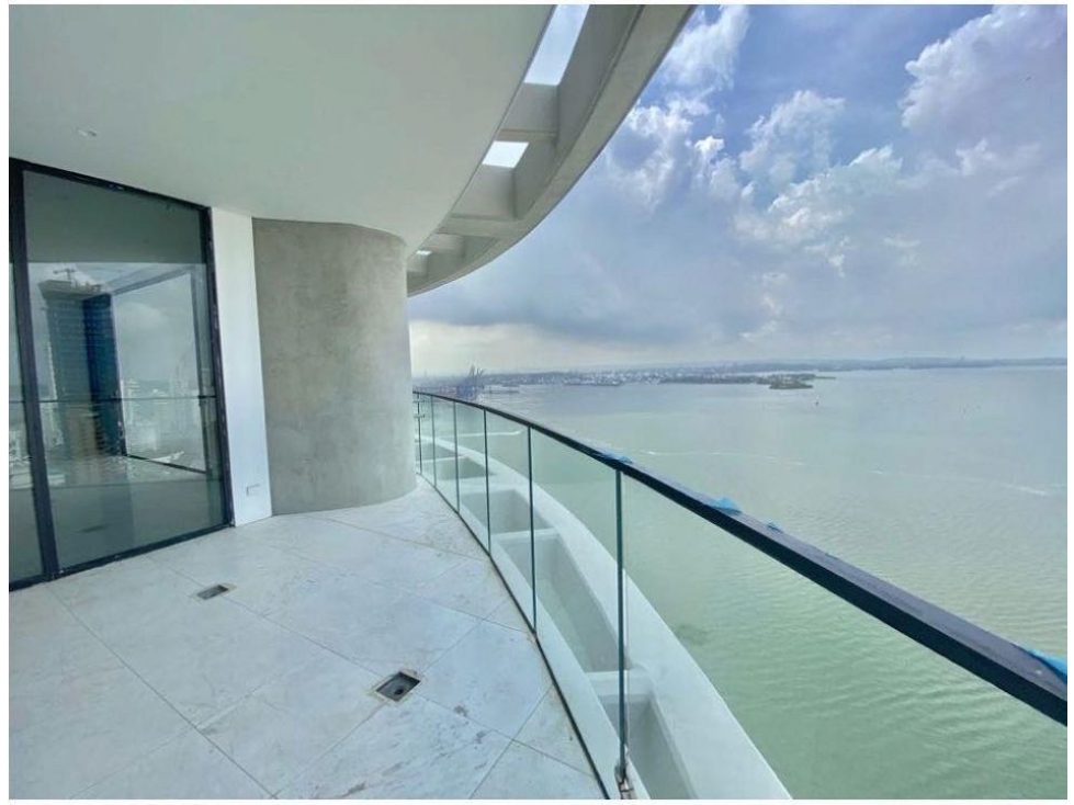 SE VENDE APARTAMENTO EN BOCAGRANDE, EDIFICIO PORTOMARINE, ESTRENAR
