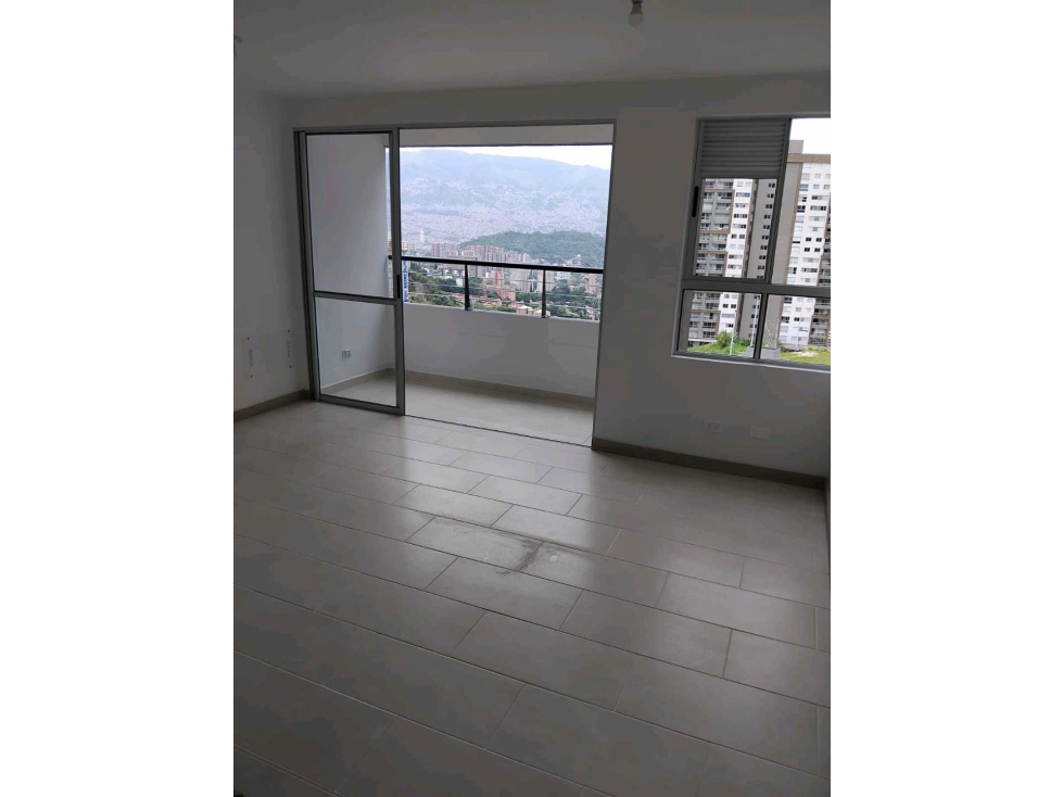 SE VENDE APARTAMENTO EN CALASANZ.