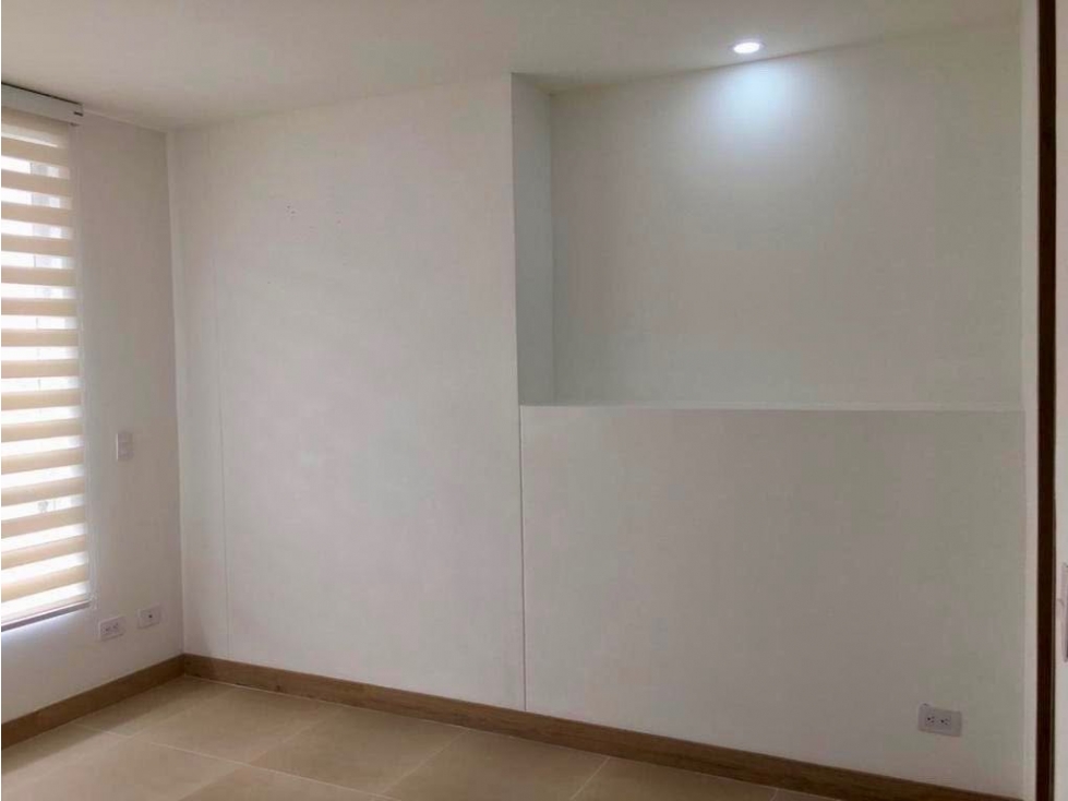 Se vende apartamento en Calasanz parte baja — foto 4