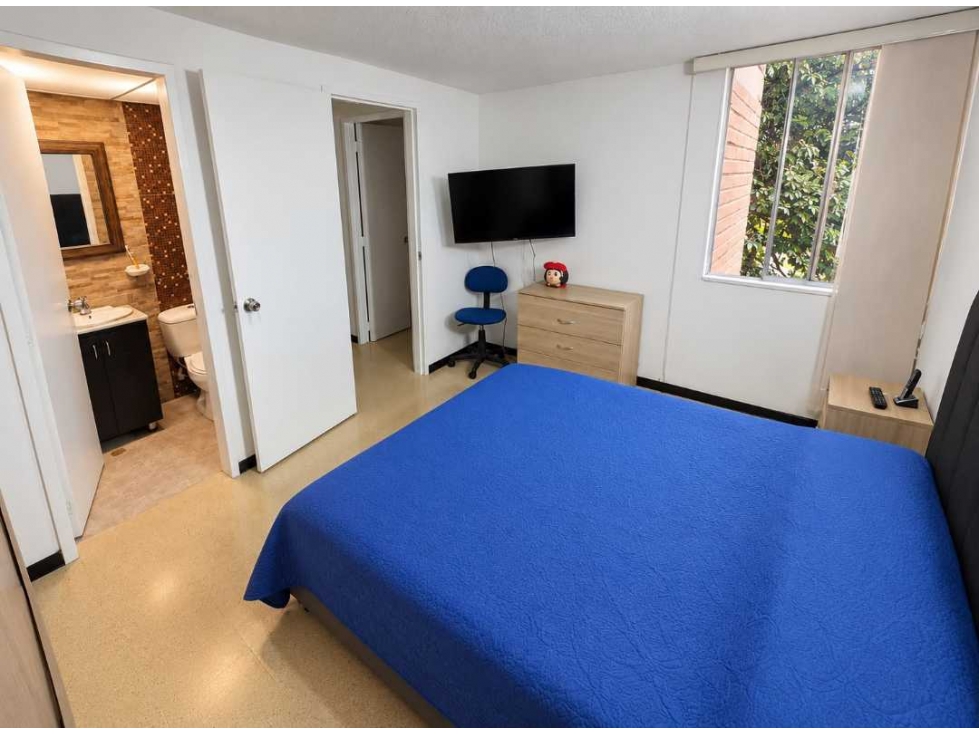 SE VENDE APARTAMENTO EN CALASANZ PARTE BAJA.