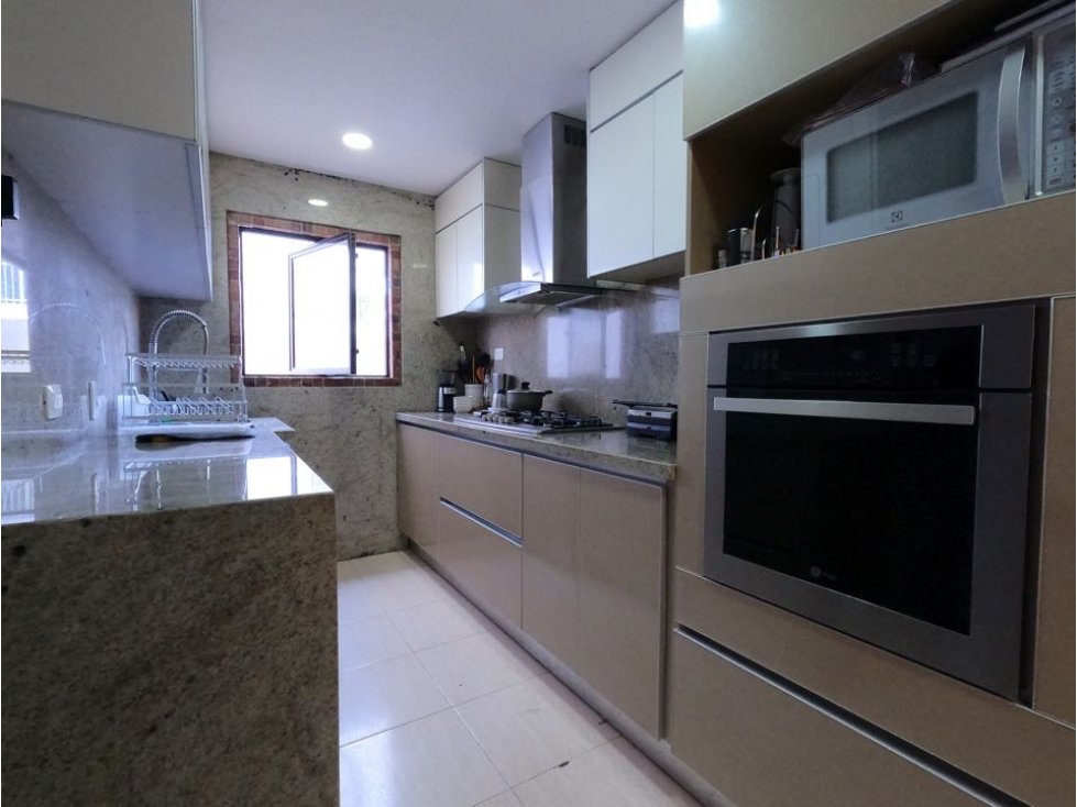 SE VENDE APARTAMENTO DUPLEX EN CASTILLOGRANDE, 220 mt2 ÁREA PRIVADA — foto 4